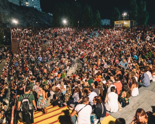 «Αφιέρωμα στον Μάνο Ελευθερίου»: Φωτογραφικό Λεύκωμα από τη συναυλία