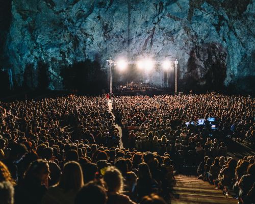 «Αφιέρωμα στον Μάνο Ελευθερίου»: Φωτογραφικό Λεύκωμα από τη συναυλία