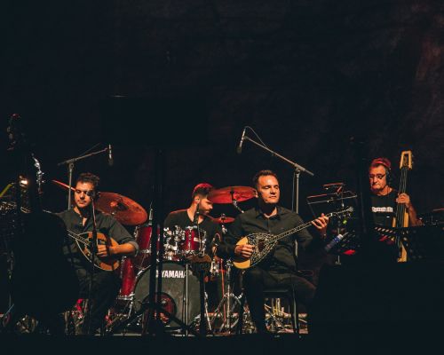 «Αφιέρωμα στον Μάνο Ελευθερίου»: Φωτογραφικό Λεύκωμα από τη συναυλία