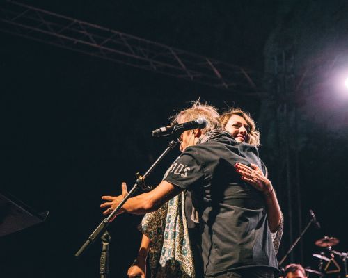 «Αφιέρωμα στον Μάνο Ελευθερίου»: Φωτογραφικό Λεύκωμα από τη συναυλία