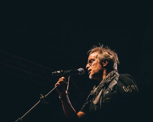 «Αφιέρωμα στον Μάνο Ελευθερίου»: Φωτογραφικό Λεύκωμα από τη συναυλία