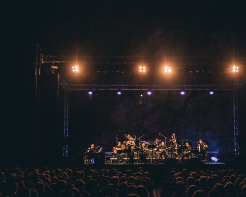 «Αφιέρωμα στον Μάνο Ελευθερίου»: Φωτογραφικό Λεύκωμα από τη συναυλία
