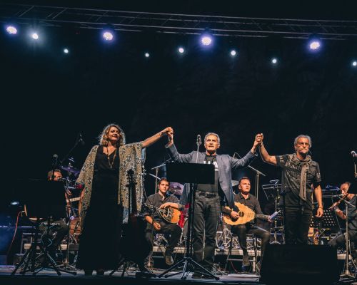 «Αφιέρωμα στον Μάνο Ελευθερίου»: Φωτογραφικό Λεύκωμα από τη συναυλία