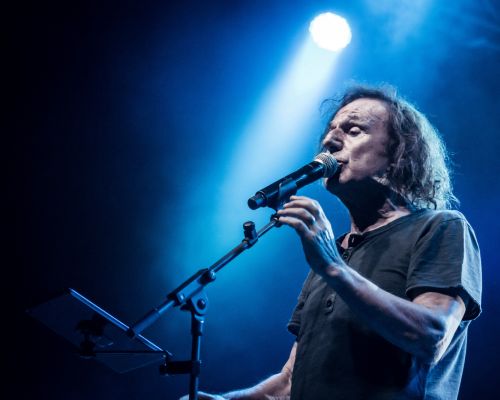 Φωτογραφικό λεύκωμα από την συναυλία του Βασίλη Παπακωνσταντίνου