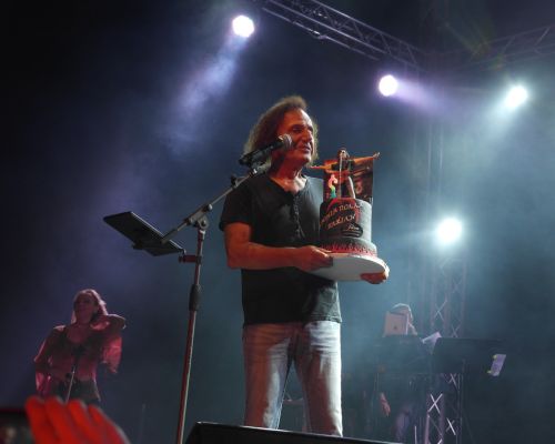 Φωτογραφικό λεύκωμα από την συναυλία του Βασίλη Παπακωνσταντίνου