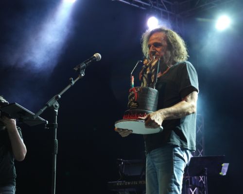 Φωτογραφικό λεύκωμα από την συναυλία του Βασίλη Παπακωνσταντίνου