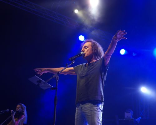 Φωτογραφικό λεύκωμα από την συναυλία του Βασίλη Παπακωνσταντίνου