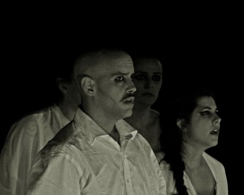 Φωτογραφικό λεύκωμα από την θεατρική παράσταση \'\'ΕΞΟΛΟΘΡΕΥΤΗΣ ΑΓΓΕΛΟΣ\'\'