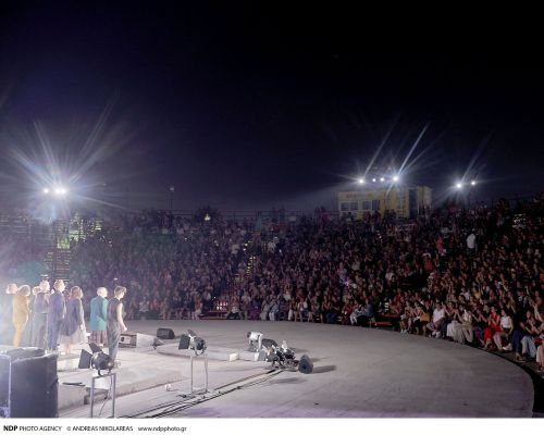 Φωτογραφικό Λεύκωμα από την Θεατρική παράσταση <BR> ΟΥΙΛΙΑΜ ΣΑΙΞΠΗΡ - ΑΜΛΕΤ