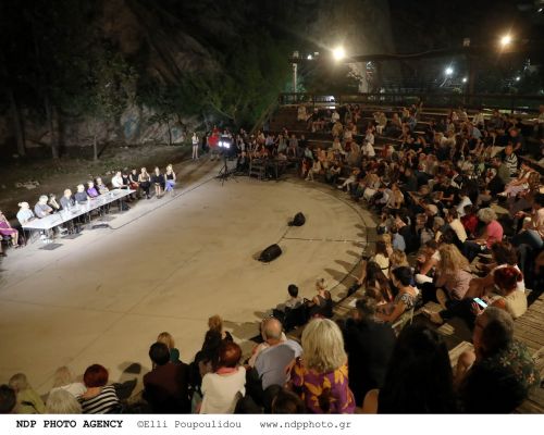 Το Φεστιβάλ στη Σκιά των Βράχων πραγματοποίησε το βράδυ της 10ης Ιουνίου τιμητική εκδήλωση για τον κορυφαίο σκηνοθέτη και δάσκαλο Θεόδωρο Τερζόπουλο.