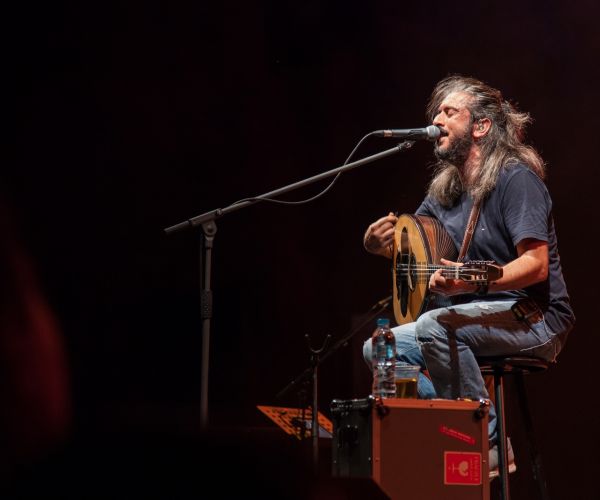 Φωτογραφικό λεύκωμα από την συναυλία του Γιάννη Xαρούλη