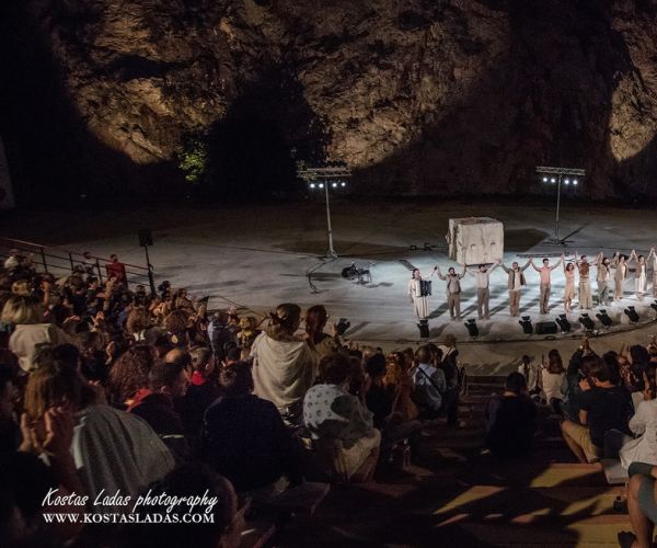 Φωτογραφικό Λεύκωμα από την παράσταση «ΑΝΤΙΓΌΝΗ» του Σοφοκλή