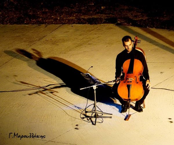 Φωτογραφικό Λεύκωμα από την παράσταση «ΑΓΓΕΛΙΚΑ ΝIΚΛΗ ΣΟΛΩΜΟΥ», του Περικλή Μοσχολιδάκη
