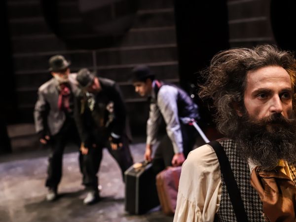 «Περιμένοντας τον Γκοντό»<br>του Σάμιουελ Μπέκετ «Περιμένοντας τον Γκοντό»<br>του Σάμιουελ Μπέκετ