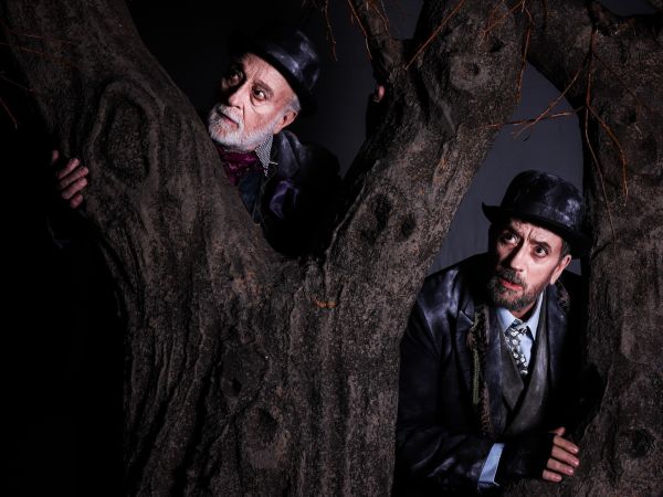 «Περιμένοντας τον Γκοντό»<br>του Σάμιουελ Μπέκετ «Περιμένοντας τον Γκοντό»<br>του Σάμιουελ Μπέκετ