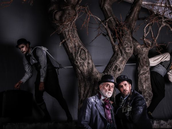 «Περιμένοντας τον Γκοντό»<br>του Σάμιουελ Μπέκετ «Περιμένοντας τον Γκοντό»<br>του Σάμιουελ Μπέκετ